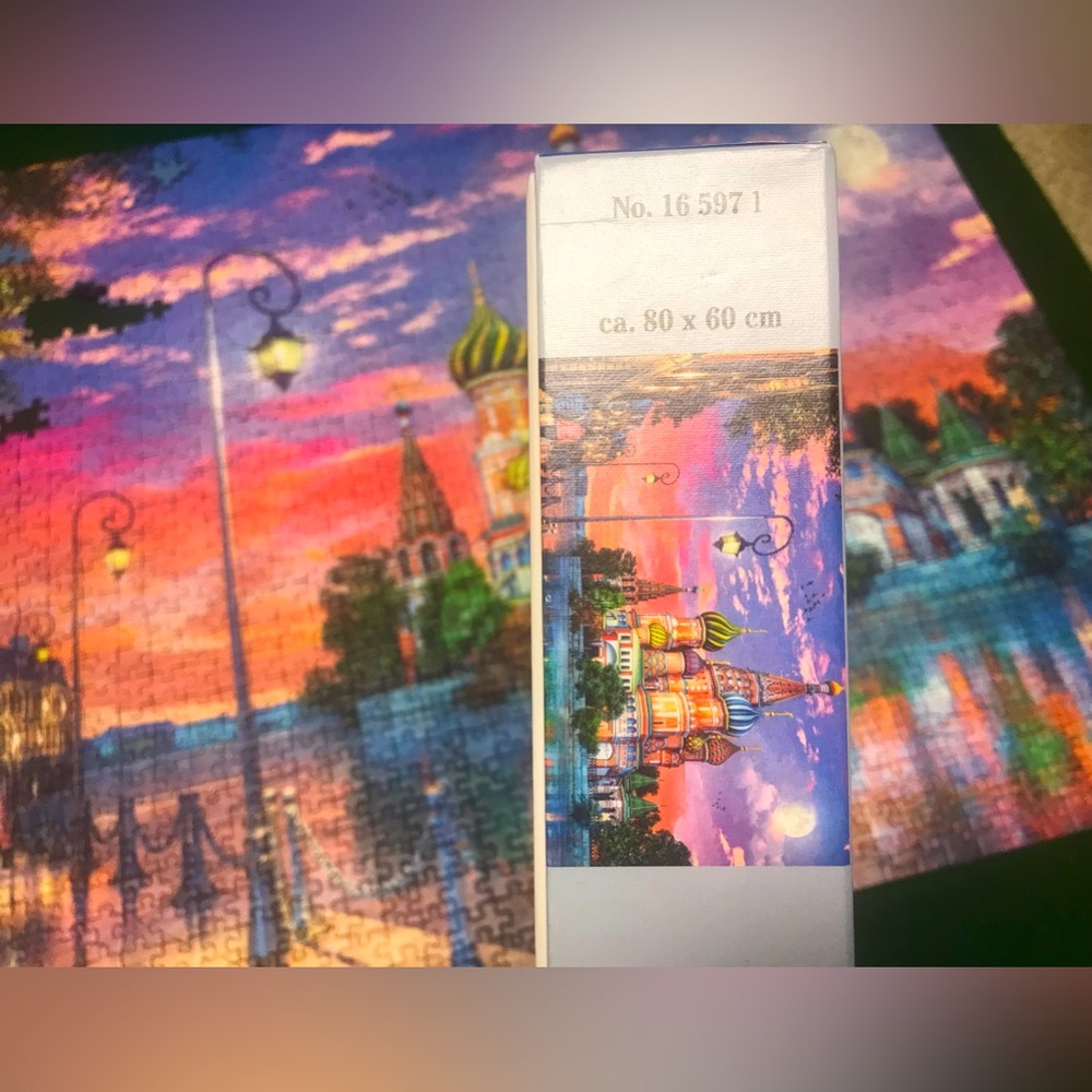 Ravensburger Blue and Pink Moscow Puzzle 1500 Pieces - Picture 6 of 7